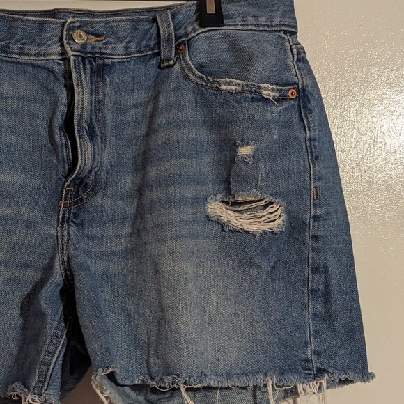 Old Navy 14 High Rise Distressed Shorts - Picture 2 of 3